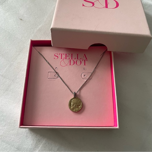 Stella & Dog Heritage Coin Mini Pendant Necklace - Picture 4 of 6